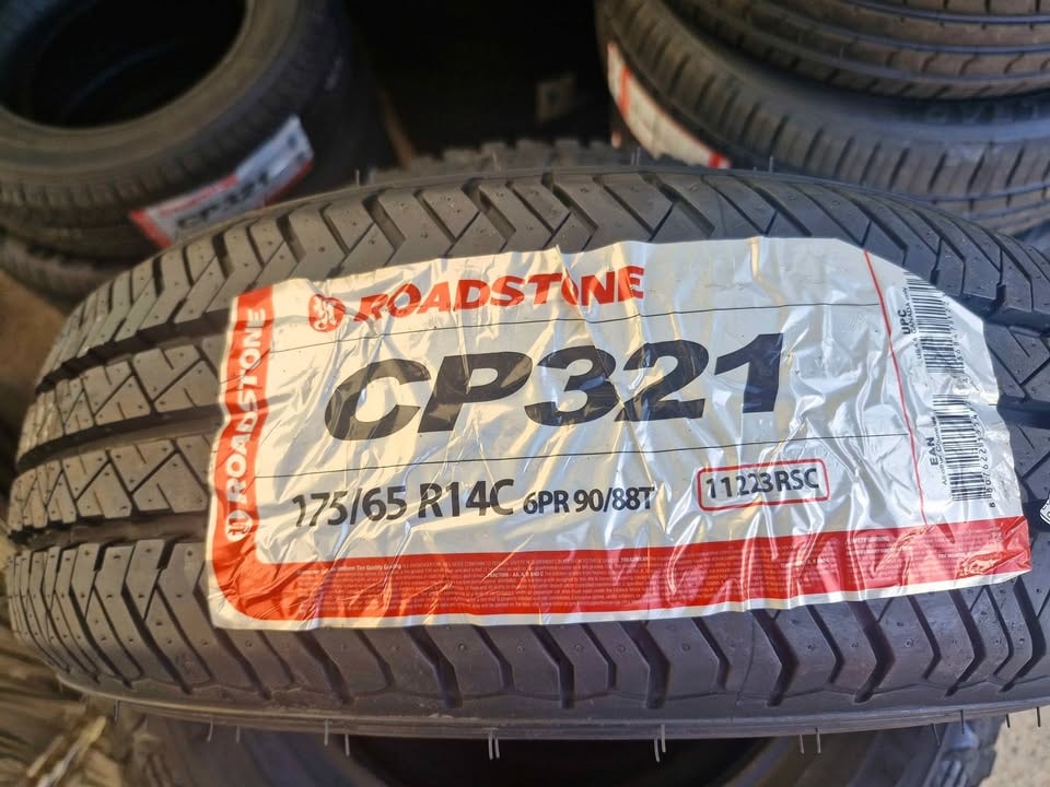 Roadstone CP321 tyre