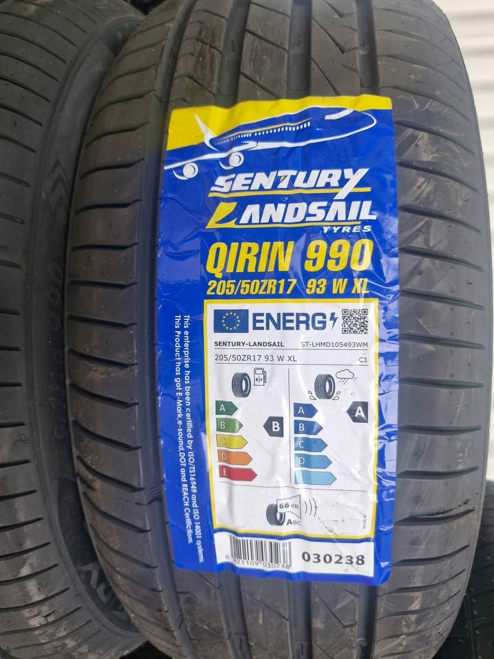 Sentury Landsail Qirin 990 tyre