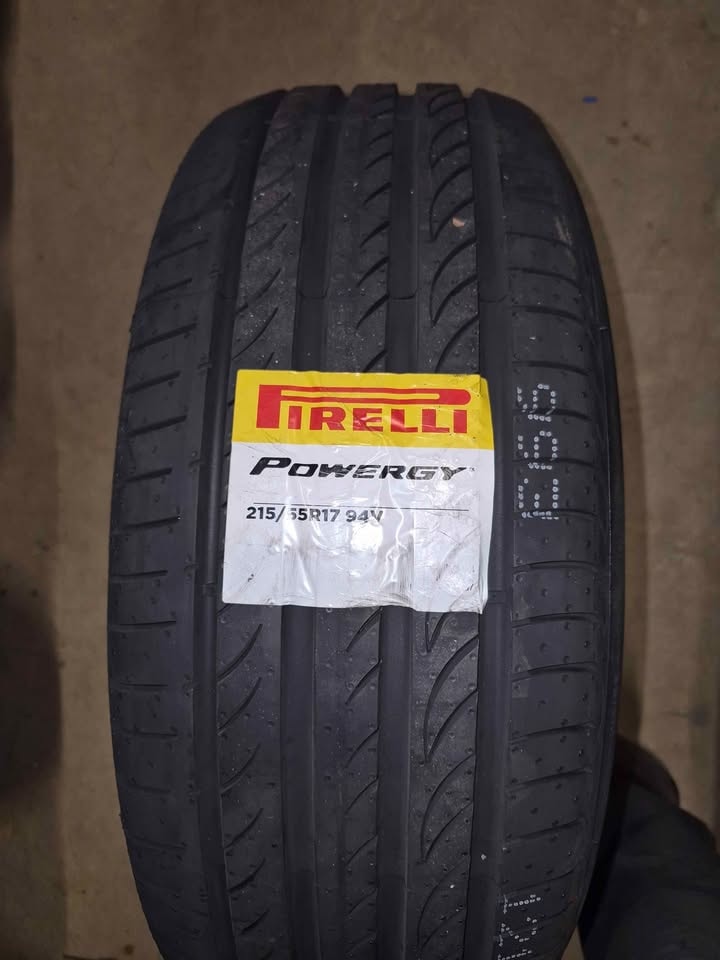 Pirelli Powergy 215/55 R17 tyre