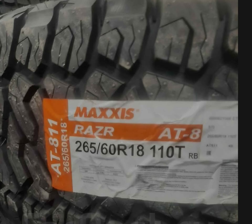 Maxxis Razr AT811 tyre